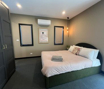 Fully Furnished Room with a courtyard and ALL BILLS INCLUDED! - Photo 4