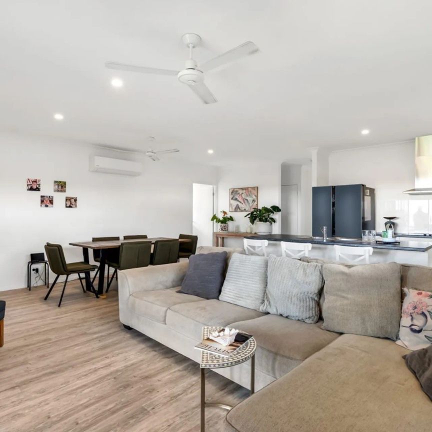 Modern family home in new estate - Photo 1