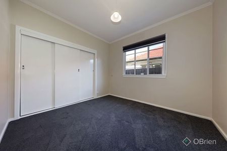 6 Sumersett Avenue Oakleigh South VIC - Photo 2