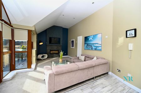 Penthouse - Apt 83, Park Royal 841c Lisburn Road, Malone Lower, Belfast, BT9 7GY - Photo 3