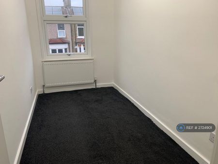 3 bedroom end of terrace house to rent - Photo 5