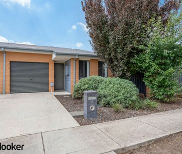 Lovely three bedroom property l Macgregor Location - Photo 4