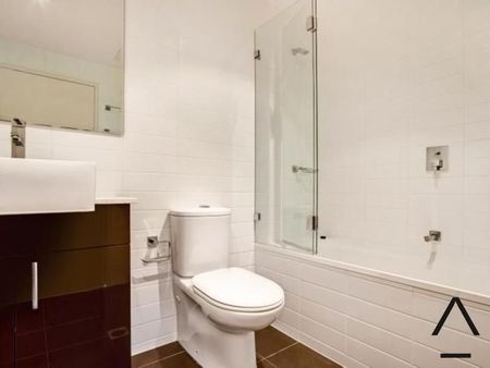 Large Two Bedroom Apartment with Amazing Views - Photo 5