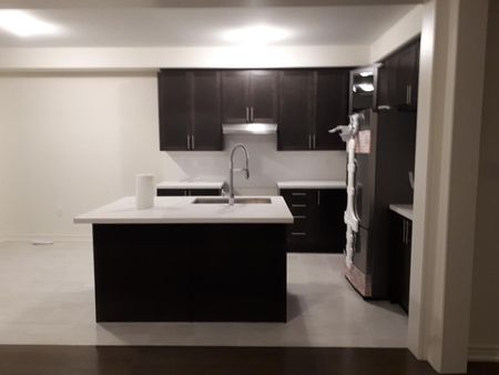 For Lease - 2080 Coppermine Street, Oshawa, Ontario - Photo 2