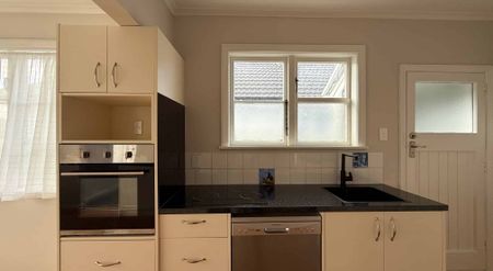 Ebdentown 3 Bedrooms - Photo 3