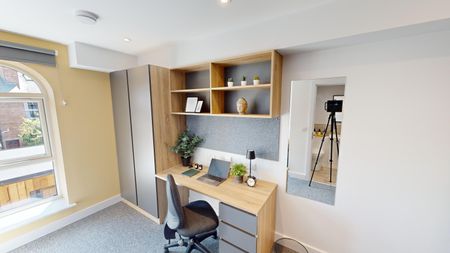 Flat 10, Commercial Point, NG9 2NG, NOTTINGHAM - Photo 3