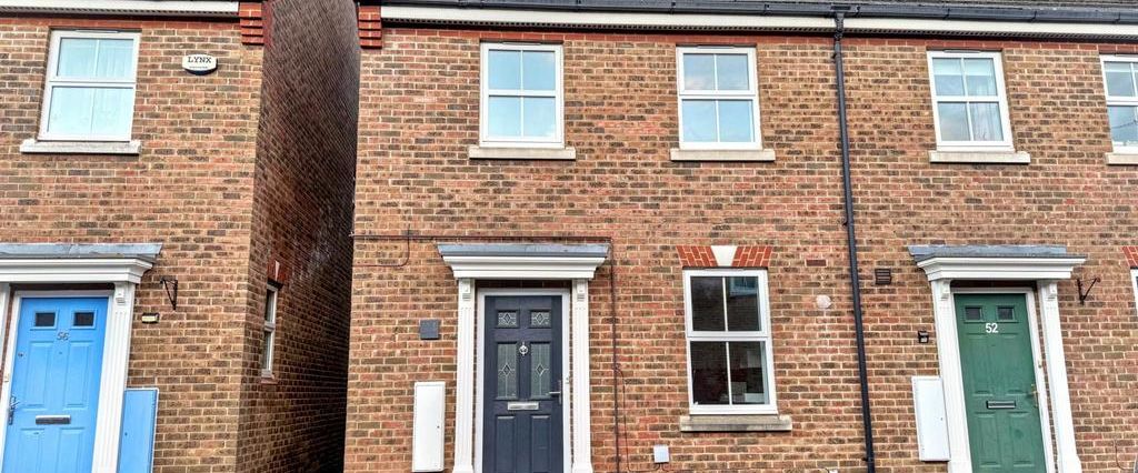 2 bedroom semi-detached house to rent - Photo 1