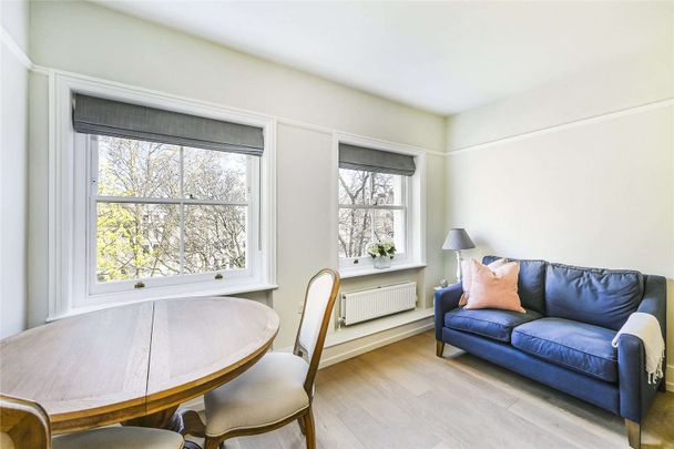 This fantastic studio flat is situated in a prime South Kensington location just moments from all the local amenities. - Photo 1