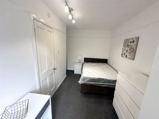 Burley Road (room 4), Burley, Leeds - Photo 1