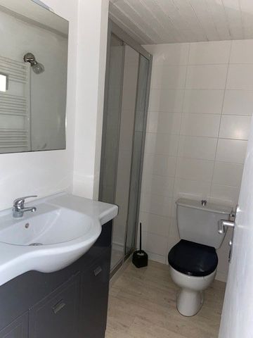 Location Maison 2 pièces 68m² ANGOULEME 16000 - Photo 4