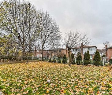 For Lease - 124 Briarscross Boulevard, Toronto, Ontario - Photo 6