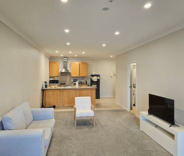 One Bedroom and a Carpark, Stancombe Road - Photo 5