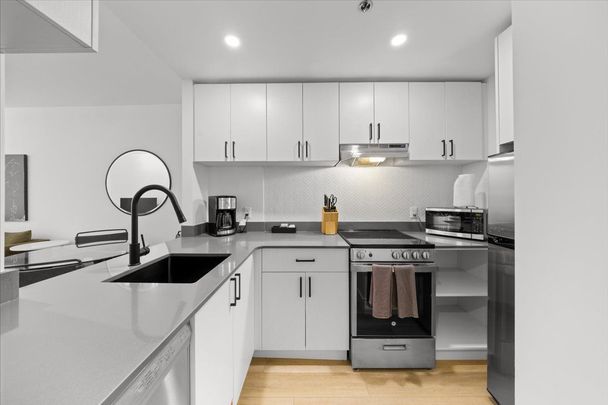 For Lease - 161 Laurier Avenue Unit# 709, Ottawa Centre, Ontario - Photo 1