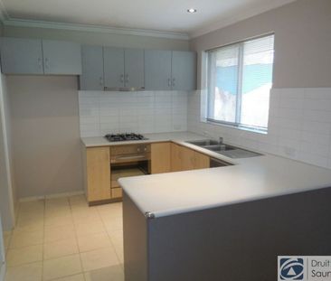 FANTASTIC DUPLEX WALKING DISTANCE TO KARRINYUP SHOPPING CENTRE - Photo 2