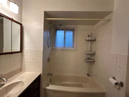 For Lease - 28 Landfair Crescent, Toronto, Ontario - Photo 5