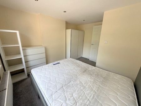 High Green Court, Cannock, Property for rent - Photo 2