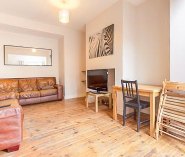 6 bedroom terraced house to rent - Photo 3