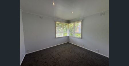 Low maintenance living in ideal location - Photo 3