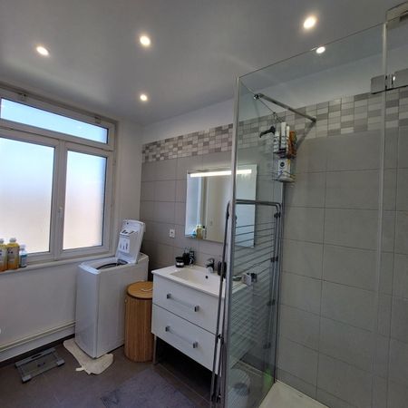 Location Appartement 3 pièces 73m² EU 76260 - Photo 4