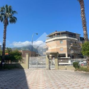 Trilocale in affitto - Photo 2