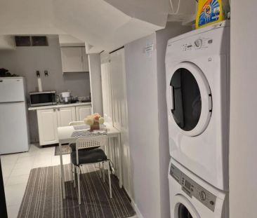 3072 CAULFIELD CRESCENT - Photo 1