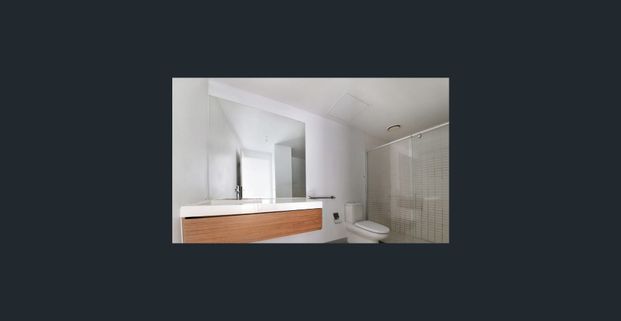 Light-Filled 2-Bedroom Apartment in Prime CBD Location - Photo 1