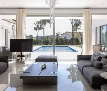 Luxury Villa for rent in Cadiz, Andalusia - Photo 6