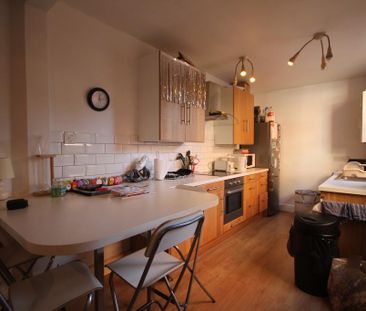 3 bedroom terraced house to rent - Photo 3