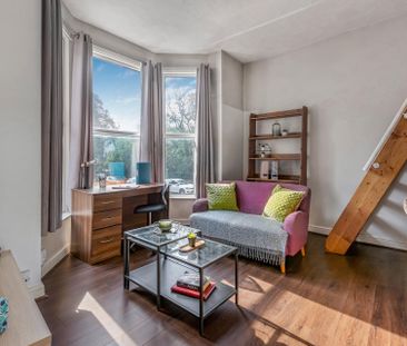 2 MOOR VIEW Leeds - LS6 1AQ - Photo 1