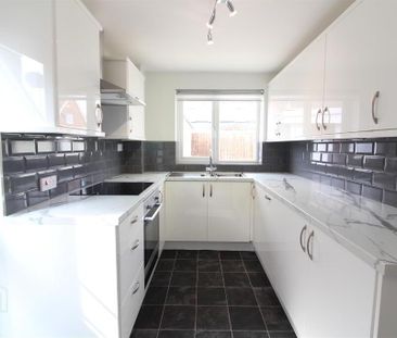 28 Downshire Road, Carrickfergus, BT38 7LE - Photo 1