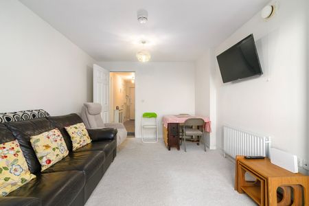2 Bed Flat, Hillrise Court, HA3 - Photo 2
