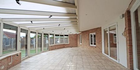 Bungalow te huur in Maaseik voor € 1.525 met 3 slaapkamers - Photo 2
