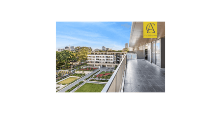 Modern Top-Floor 2-Bedroom Penthouse plus study with Expansive Balcony - Photo 2