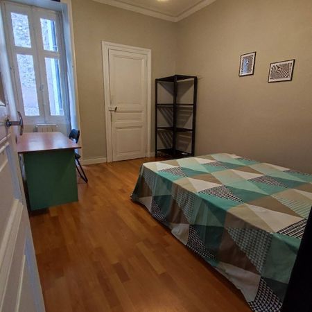 T2 meublé /Nantes Hyper centre/ rue piétonne - Photo 2