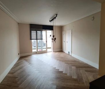Gerenoveerd appartement met 4 slaapkamers - Photo 2