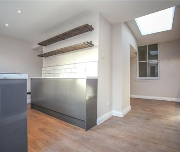 2 bedroom terraced house to rent - Photo 3