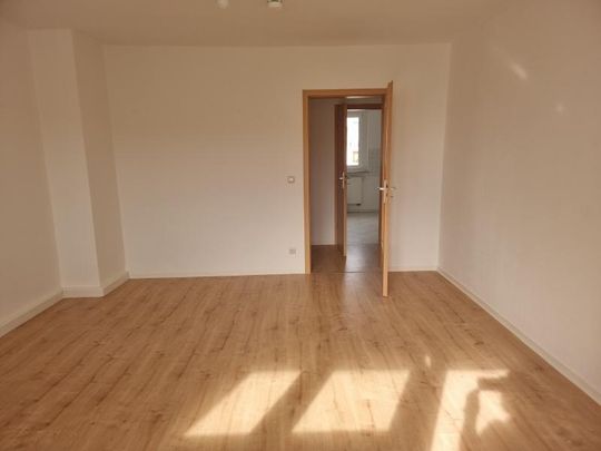 Geräumige Vierraumwohnung mit Balkon! - Foto 1