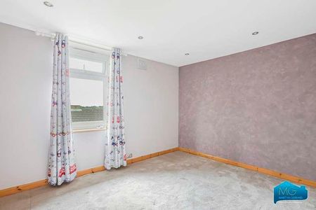 Edgeworth Road, New Barnet, Hertfordshire, EN4 - Photo 4