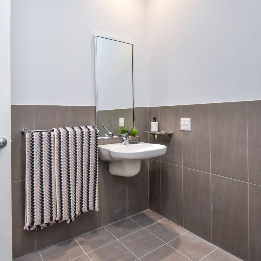 Low Maintenance Fully Furnished - Photo 1