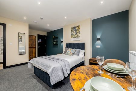 Crown House, Nuneaton, CV11 4BX - Photo 2