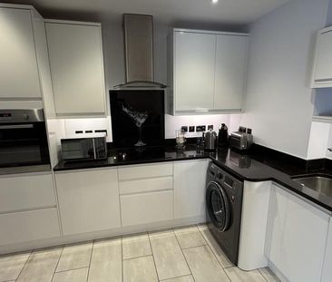 2 bedroom ground floor flat to rent - Photo 5