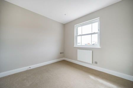 High Street, Walton-on-Thames - 1 bedroomProperty for lettings - Seymours - Photo 4