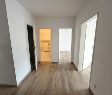 3-Zimmer-Wohnung mit zwei Balkonen und Tiefgaragenstellplatz in Zen... - Foto 1