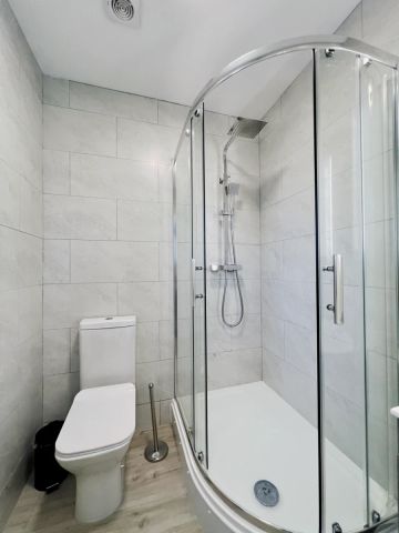 room 5 - Photo 4