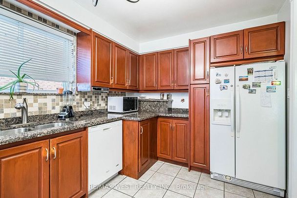 For Lease - 24 Clarion Road Unit# Main, Toronto, Ontario - Photo 1