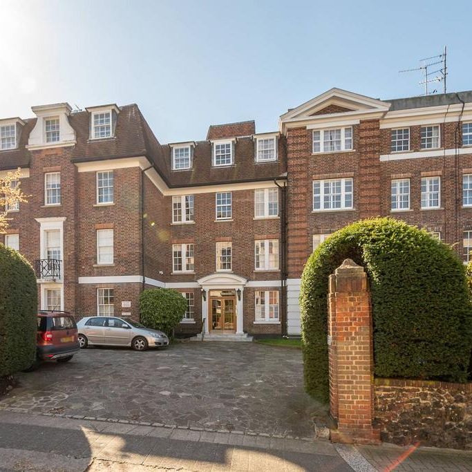 3 bedroom flat to rent - Photo 1