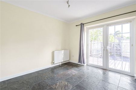 Good size three bedroom semi detached house with garden and driveway parking in the popular village of Southmoor. - Photo 2