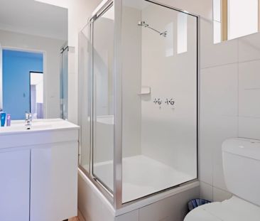 residence near Chalmers Street, Sydney - Photo 5