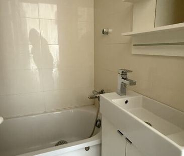 Appartement 2 pièces 38m2 REIMS 595 euros - Photo 1