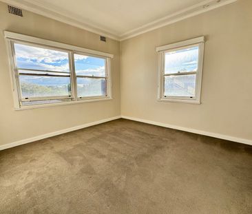 Location, location, location - Photo 2